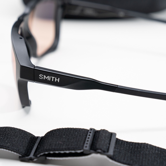 Smith Embark Sunglasses. Matte Black. ChromaPop Glacier copper blue mirror - Picture 3 of 10